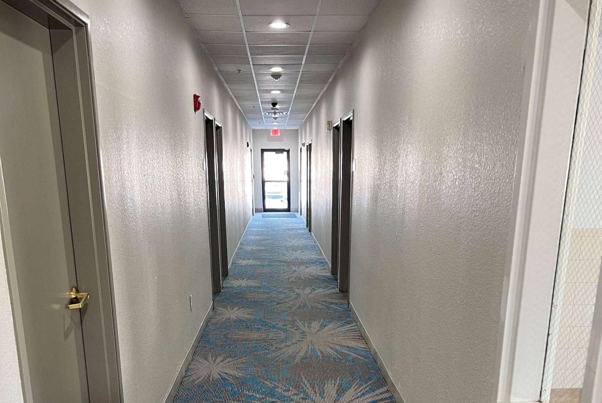Days Inn By Wyndham Near Kansas Speedway Kansas City Eksteriør bilde