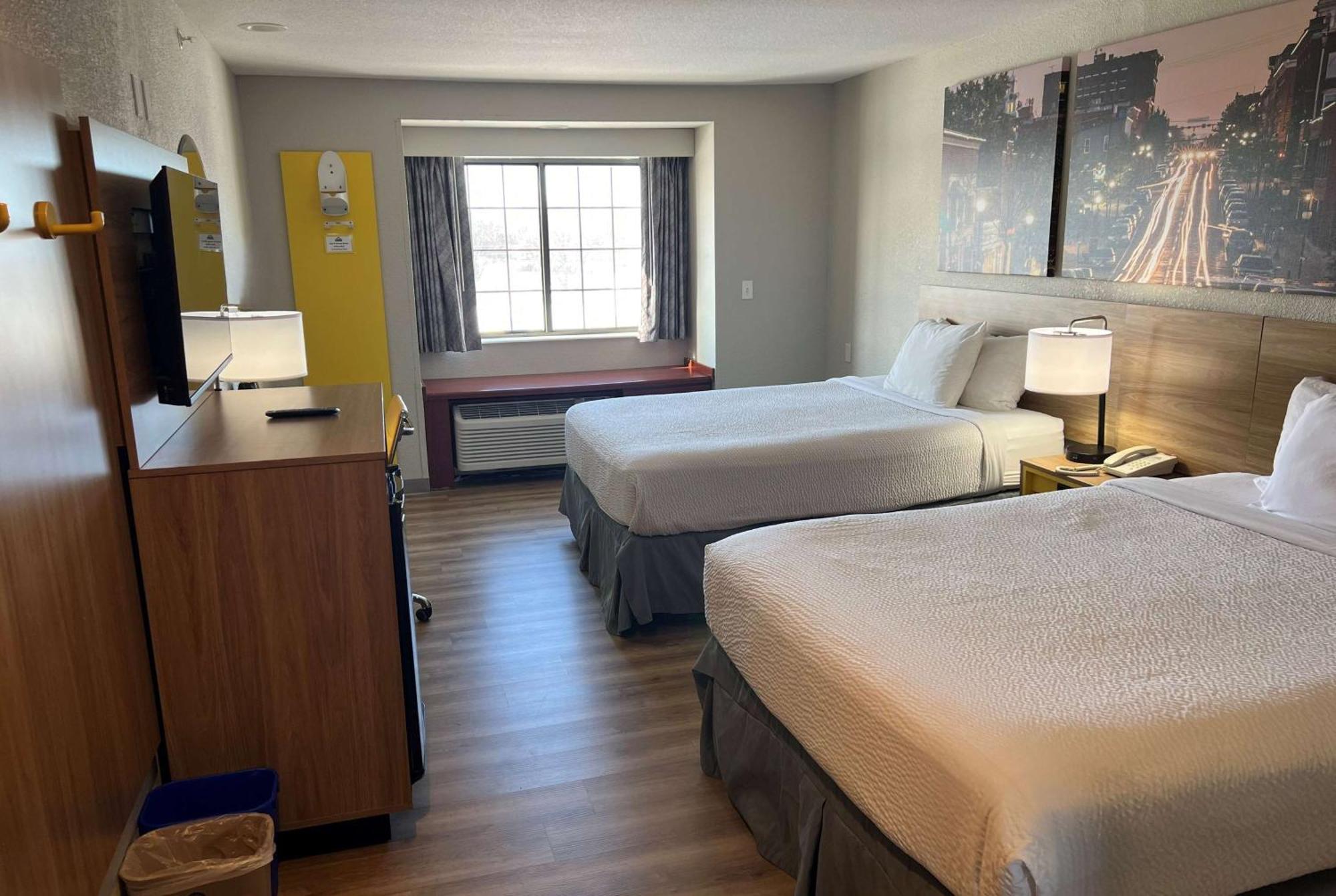 Days Inn By Wyndham Near Kansas Speedway Kansas City Eksteriør bilde