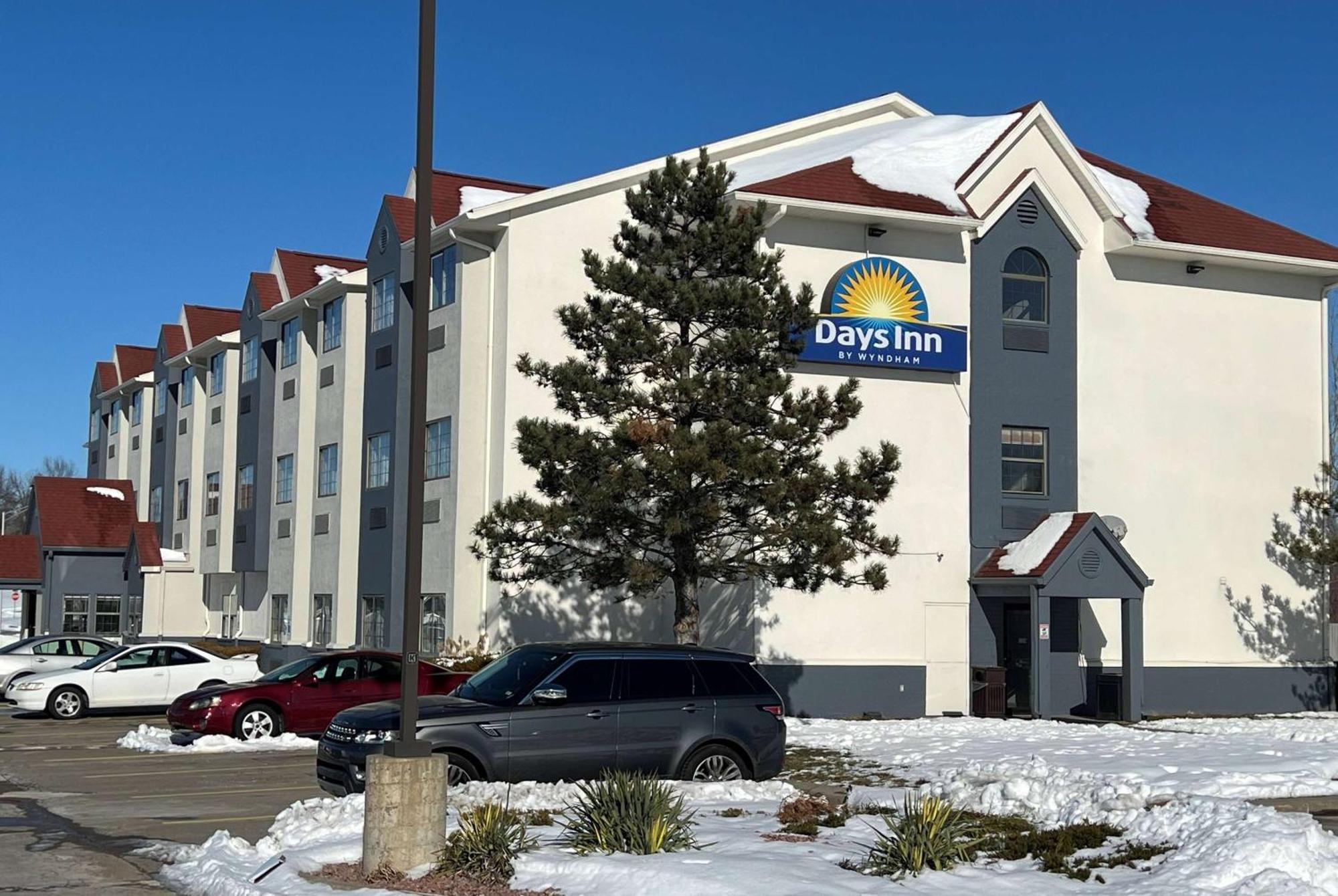 Days Inn By Wyndham Near Kansas Speedway Kansas City Eksteriør bilde